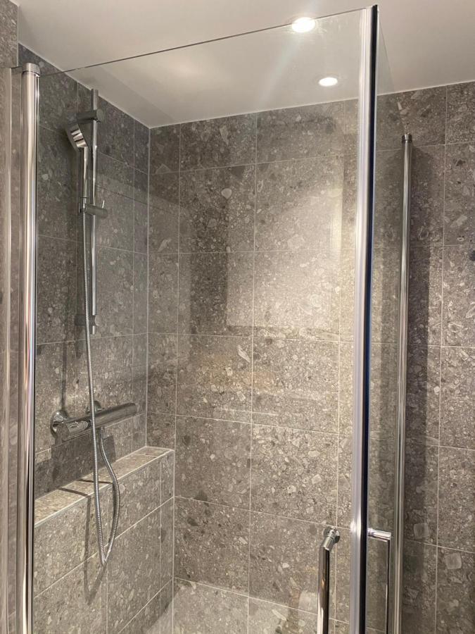 Entire Renovated Apartment From 1780 With Kitchen, Bath, Bedroom, And Living Room In Skuteviken เบอร์เกน ภายนอก รูปภาพ