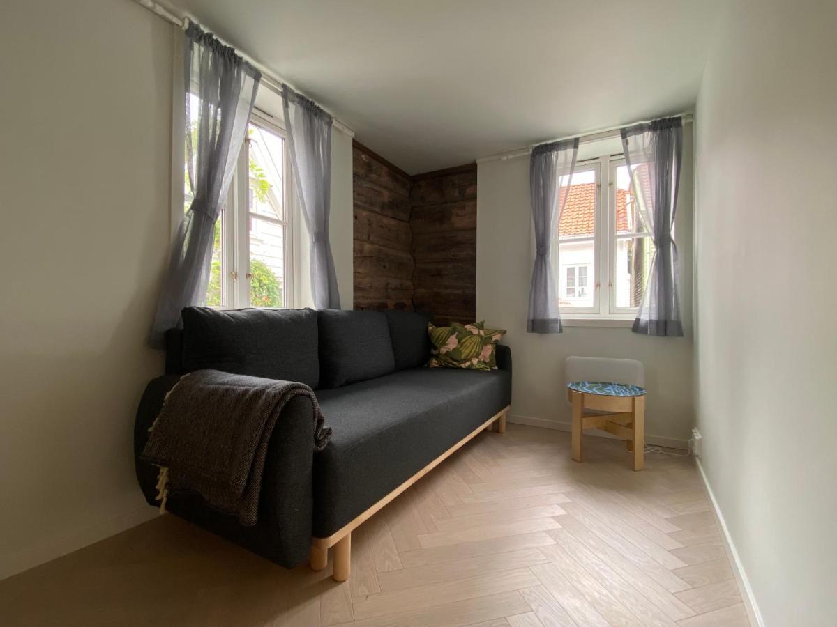 Entire Renovated Apartment From 1780 With Kitchen, Bath, Bedroom, And Living Room In Skuteviken เบอร์เกน ภายนอก รูปภาพ