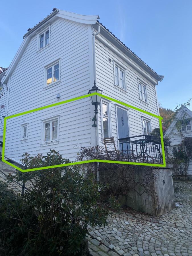 Entire Renovated Apartment From 1780 With Kitchen, Bath, Bedroom, And Living Room In Skuteviken เบอร์เกน ภายนอก รูปภาพ